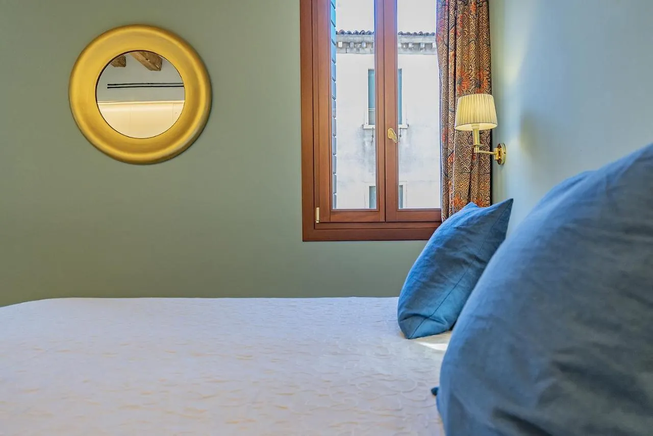 Ca' Delle Vele Charming Apartment In Dorsoduro Venice 0*,